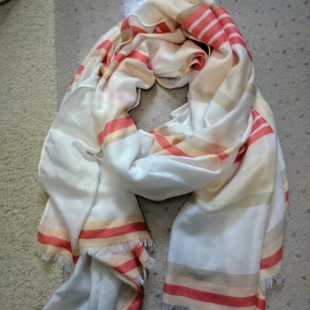 NWOT Light blanket scarf